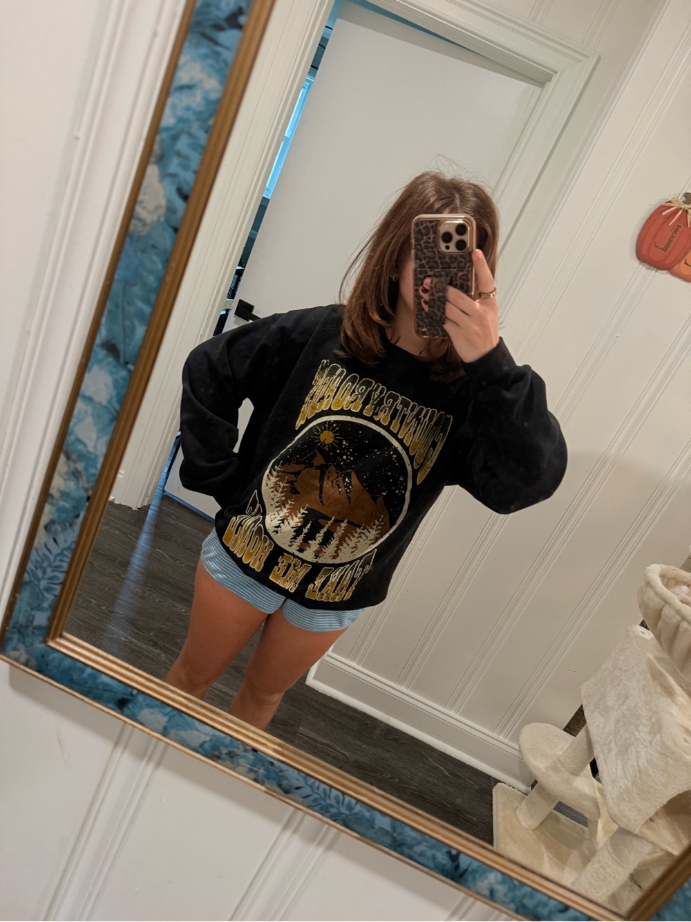 Altar’d State Crewneck/Sweatshirt